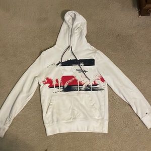 TOMMY HILFIGER HOODIE!